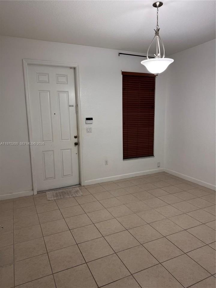 12821 Sw 135th St - Photo 4 of 12