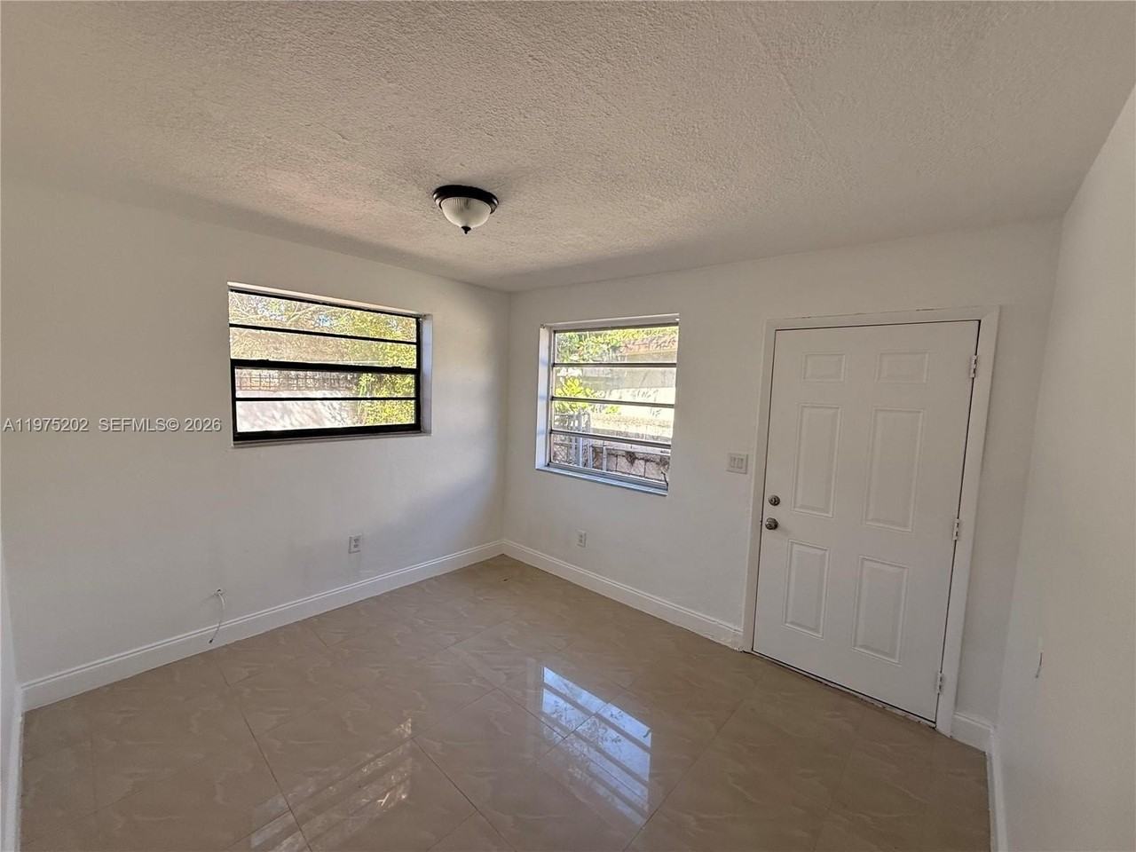 313 Ne 57th St #313 - Photo 6 of 13