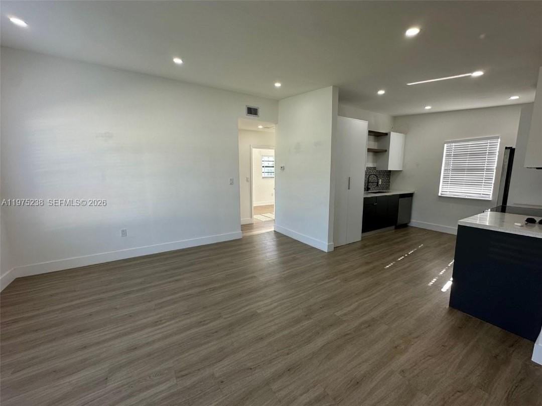 3701 Sw 40th St #0 - Photo 4 of 12