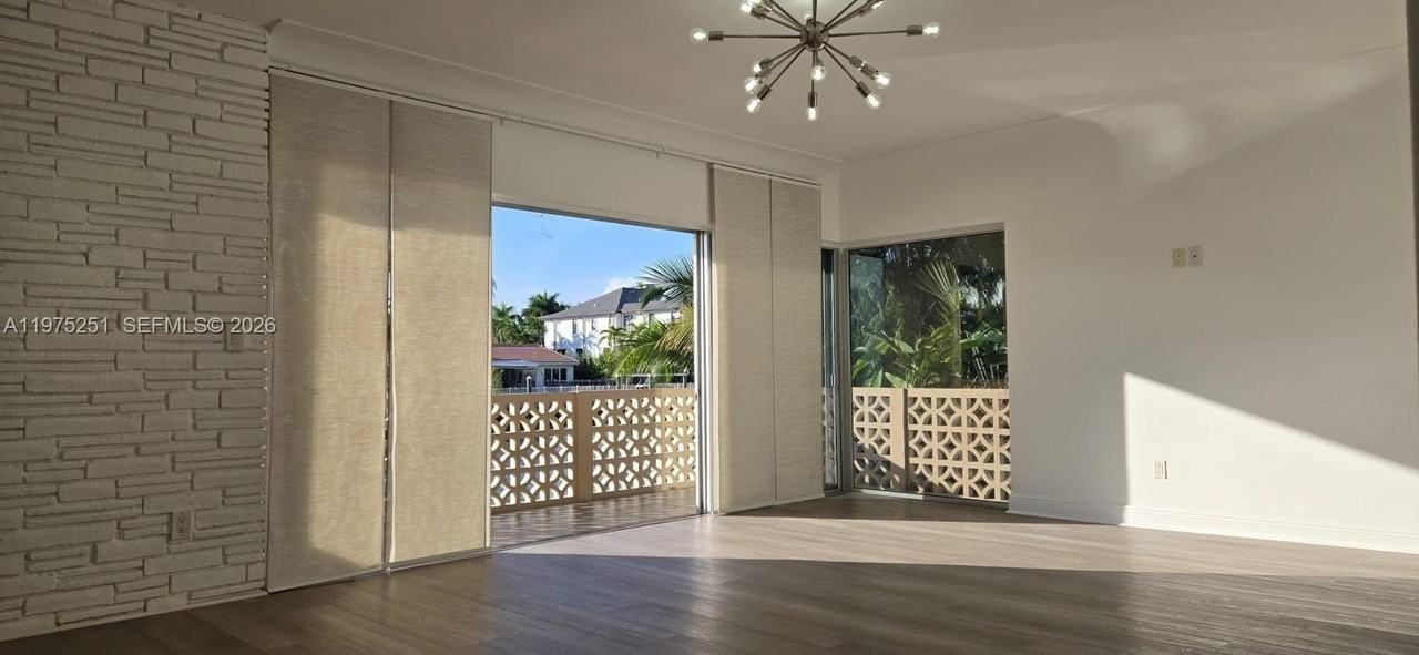 10110 W Bay Harbor Dr #2 - Photo 4 of 14