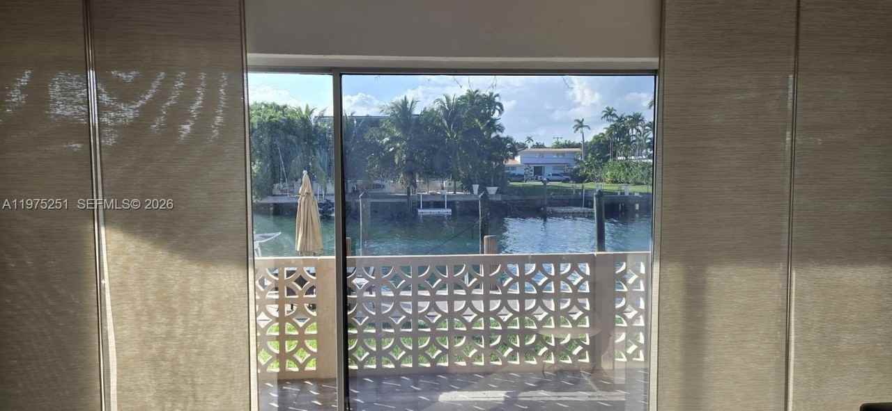 10110 W Bay Harbor Dr #2 - Photo 5 of 14