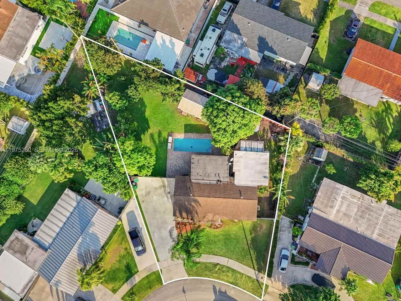 3605 Sw 122nd Pl #1 - Photo 5 of 50