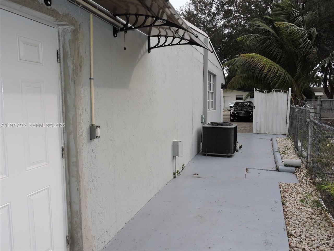 551 E 39th St - Photo 7 of 14