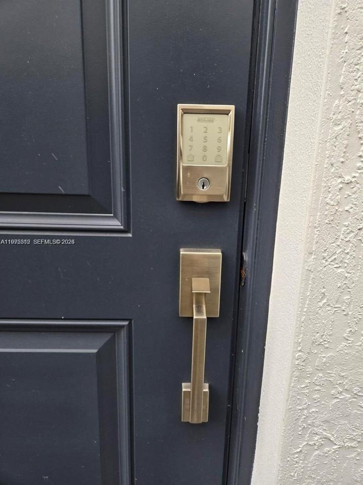 14894 Sw 163rd St - Photo 4 of 15