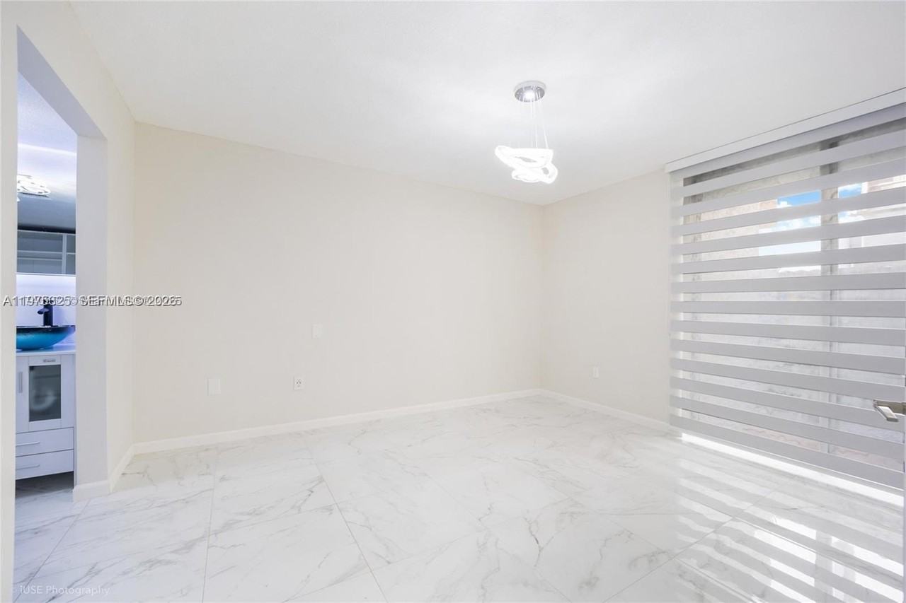 10000 Nw 80th Ct