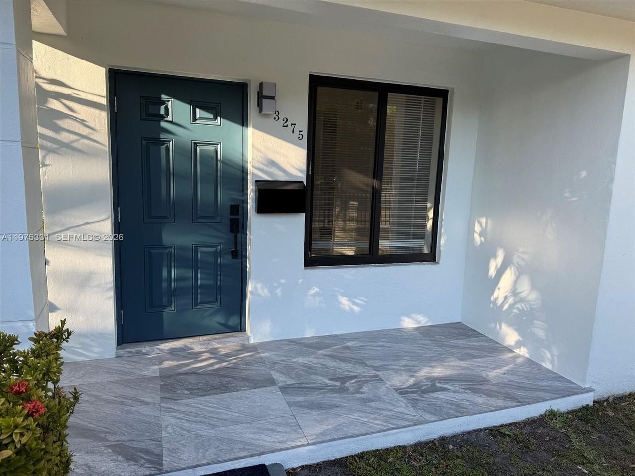 3275 Sw 27th St #3275 - Photo 3 of 17