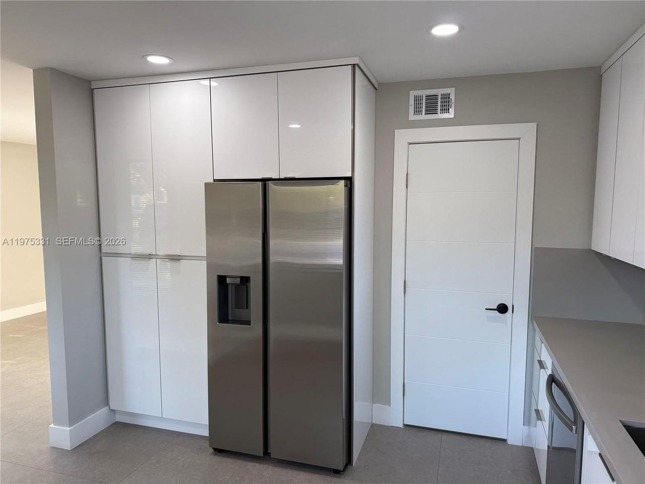 3275 Sw 27th St #3275 - Photo 6 of 17