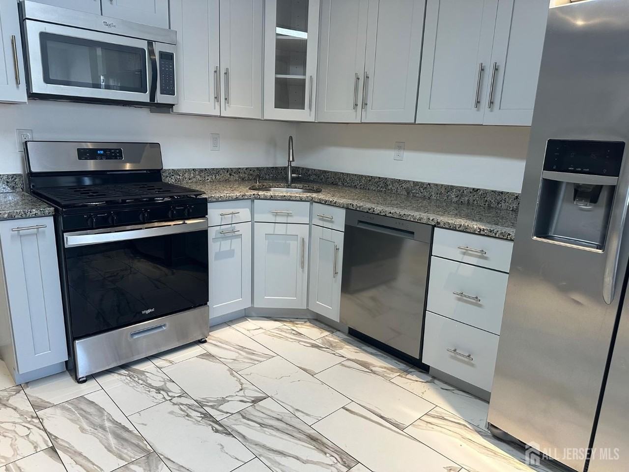 402 Rittenhouse Ct - Photo 6 of 28