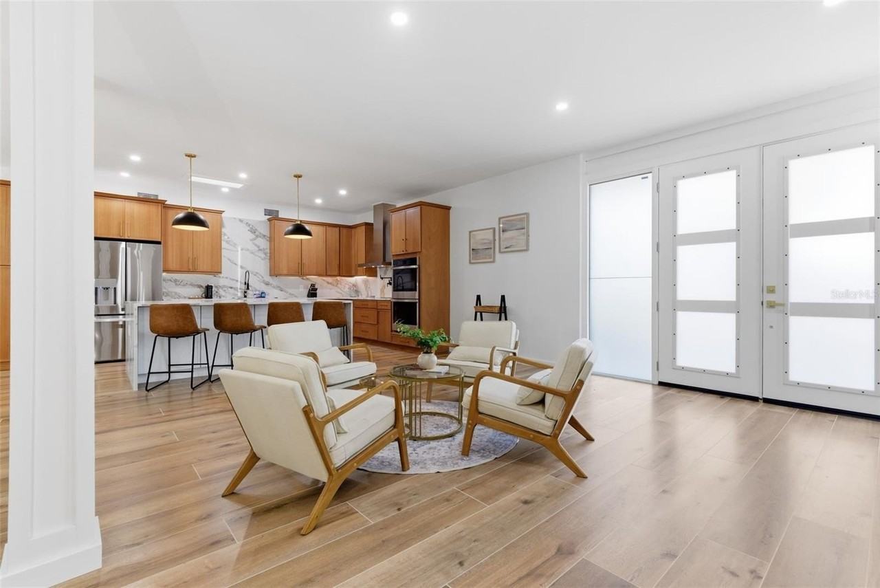 4879 Commonwealth Dr - Photo 6 of 47