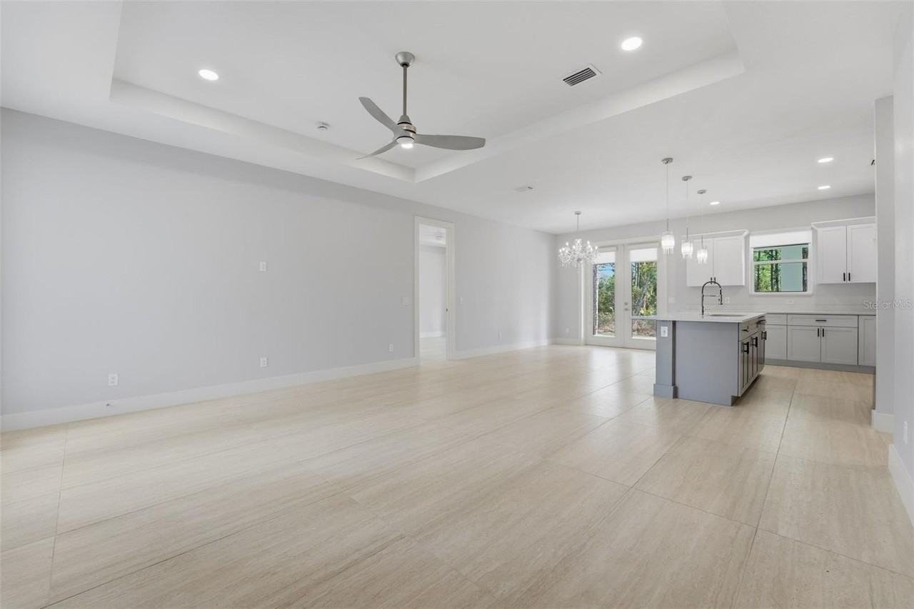 5823 Burwin Ave - Photo 5 of 31