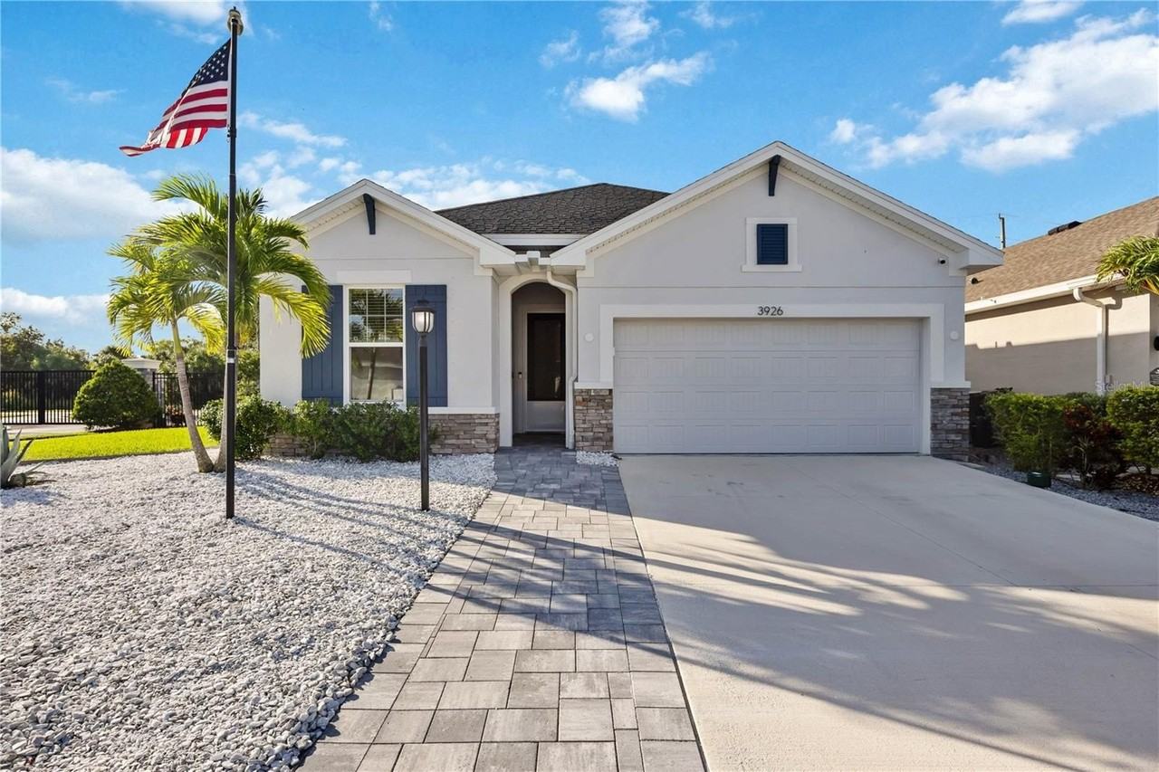 3926 Sunshine Pine Ave - Photo 3 of 50