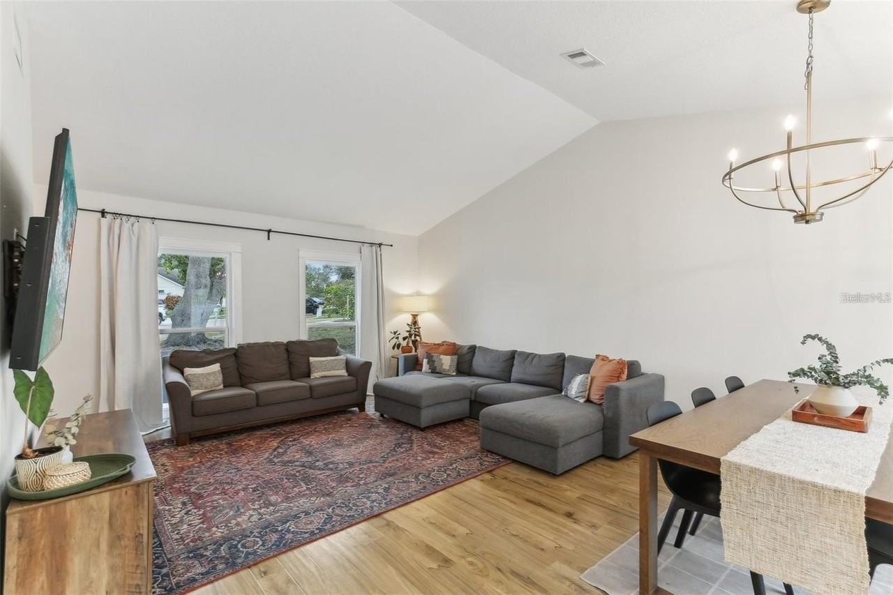 3775 Springhill Cir - Photo 3 of 5