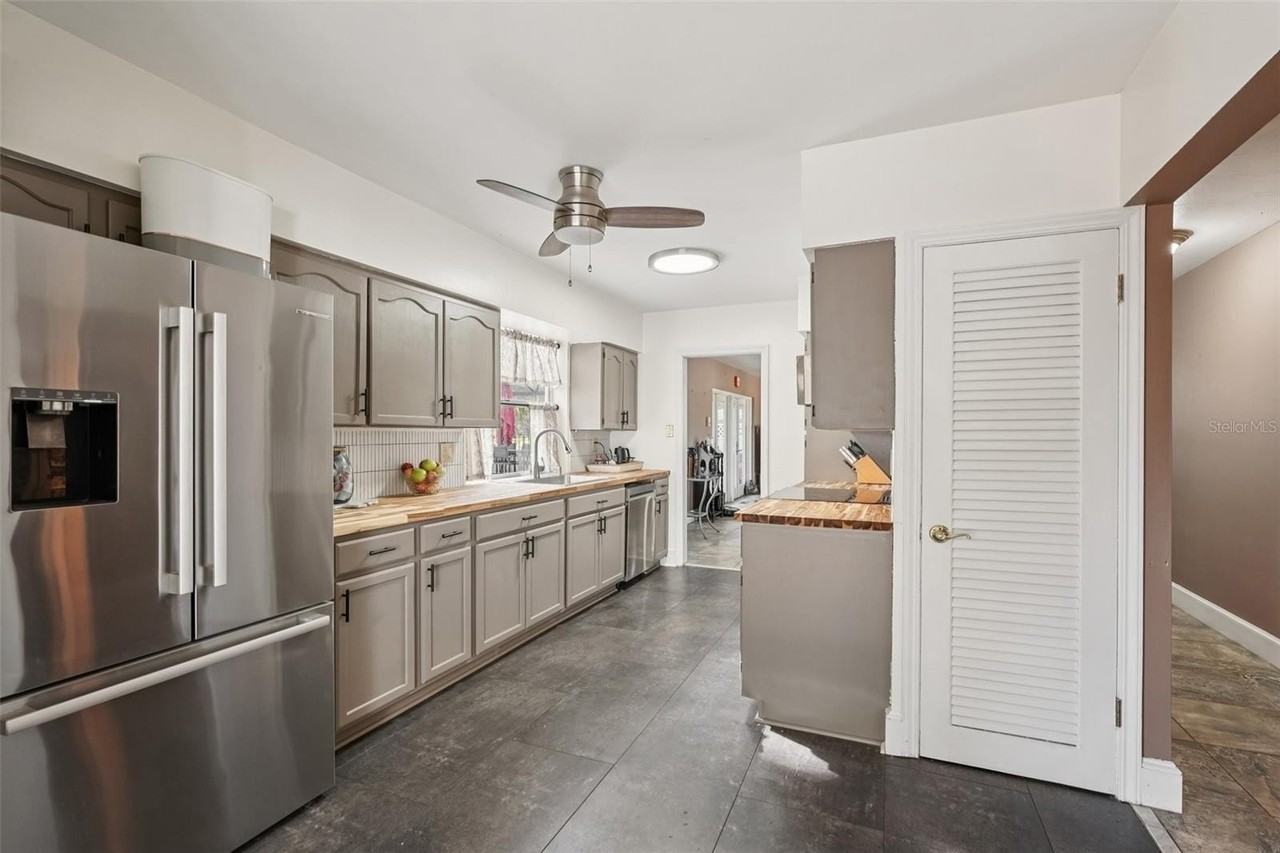 2356 Conway Blvd - Photo 6 of 30