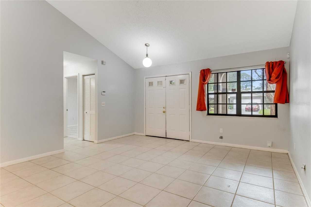 49 Braddock Ln - Photo 3 of 23