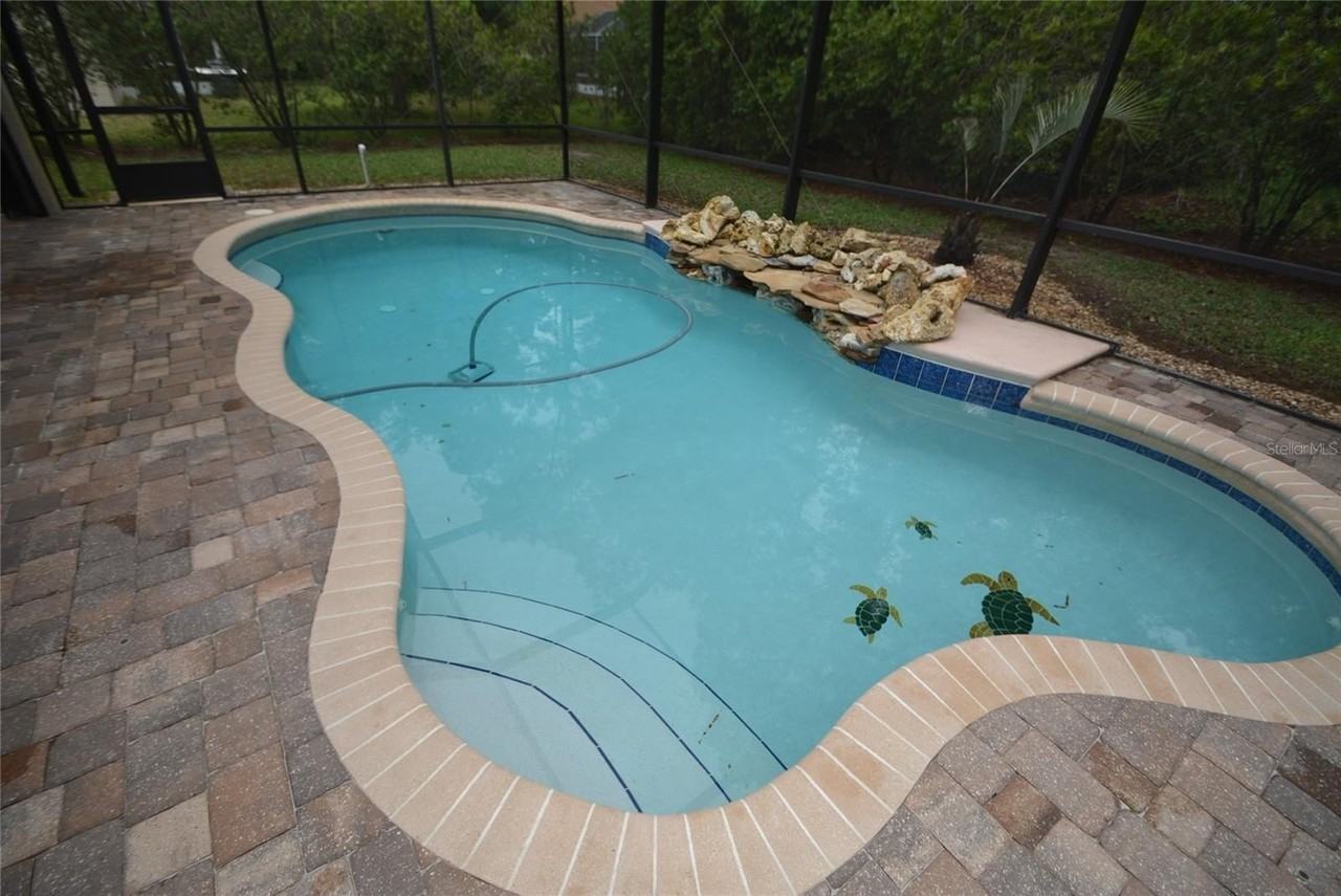 24 Edgely Ln - Photo 2 of 29