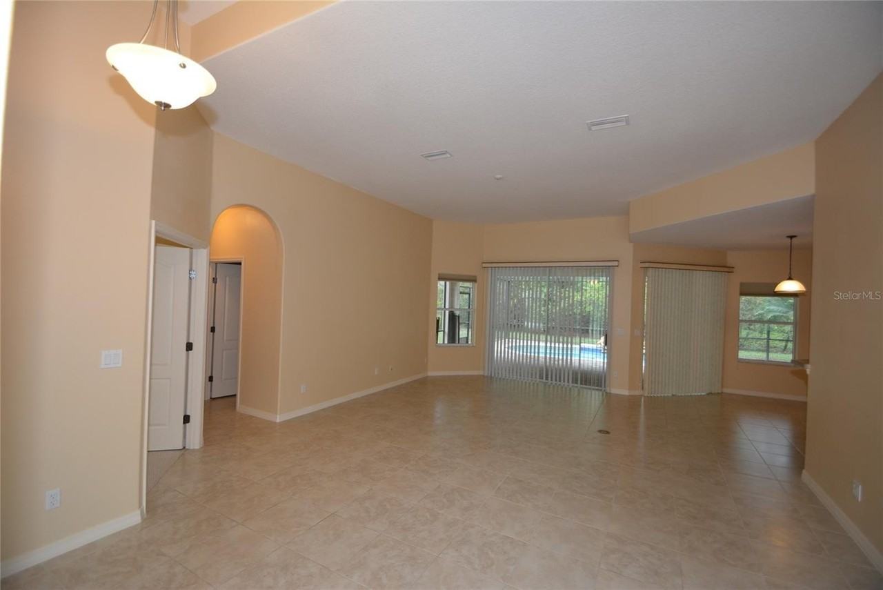 24 Edgely Ln - Photo 7 of 29