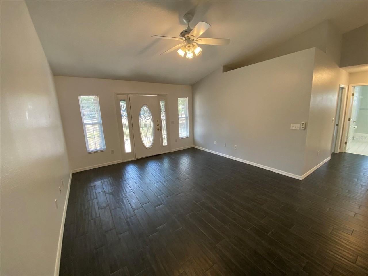 9195 Se 163rd St - Photo 3 of 12