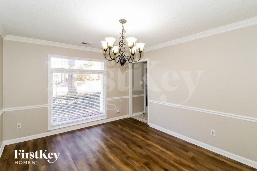 3857 Oak Forest Dr - Photo 5 of 15