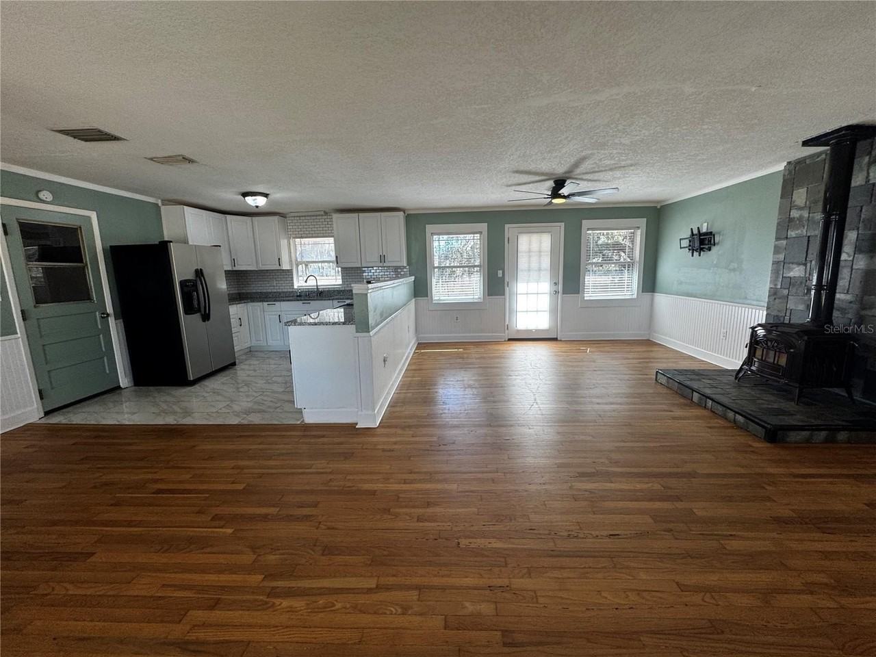 431 Richey Rd - Photo 2 of 15