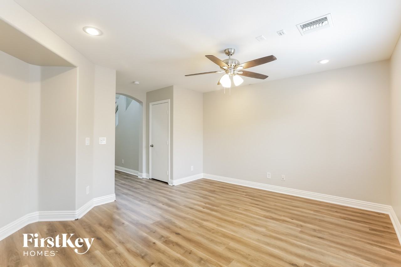 7440 Margollini St - Photo 3 of 15