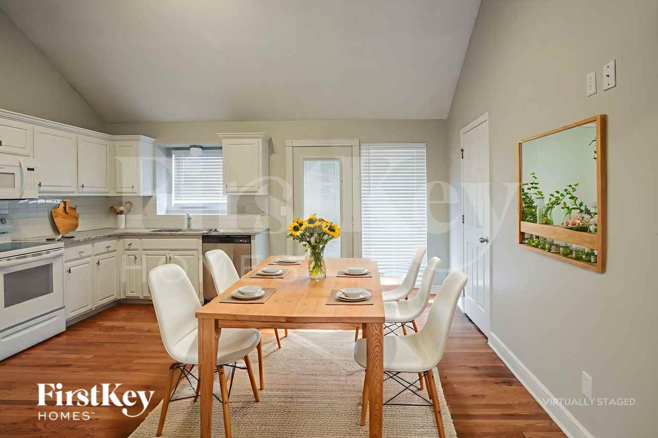 1034 Bunting Ln - Photo 6 of 18