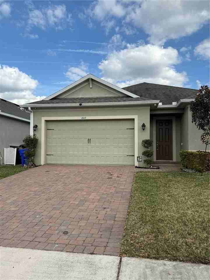 1809 Reflection Ln - Photo 2 of 23