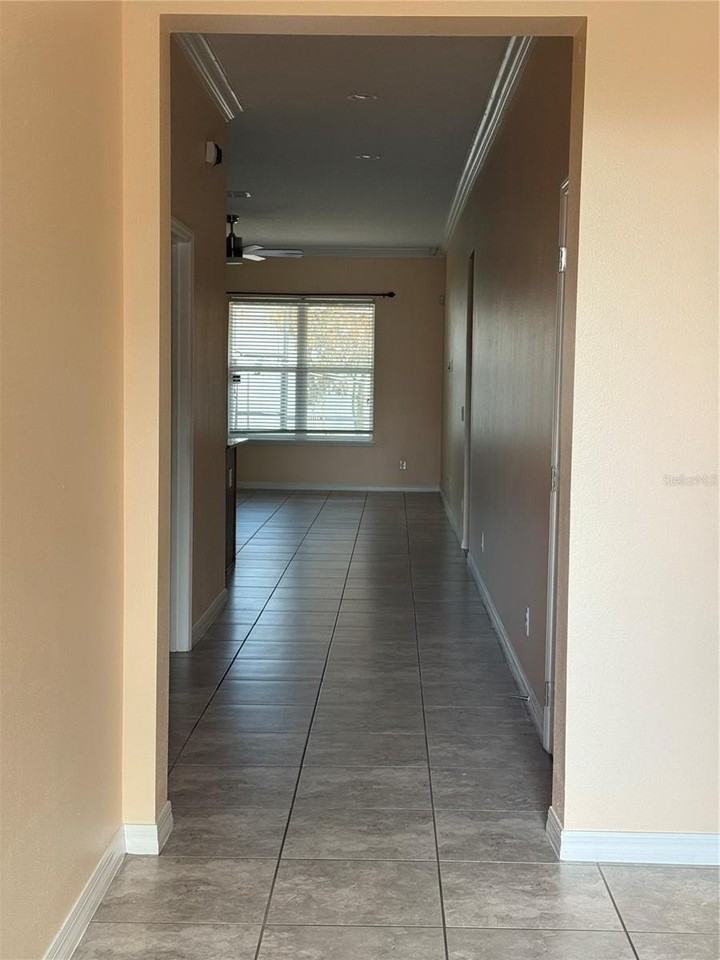 1809 Reflection Ln - Photo 3 of 23