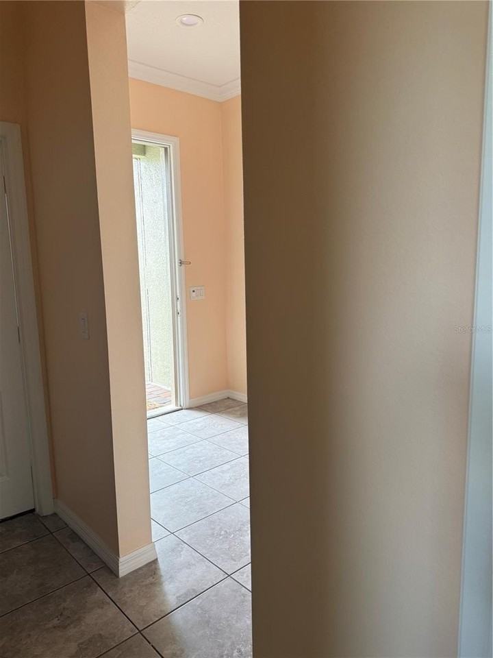 1809 Reflection Ln - Photo 4 of 23