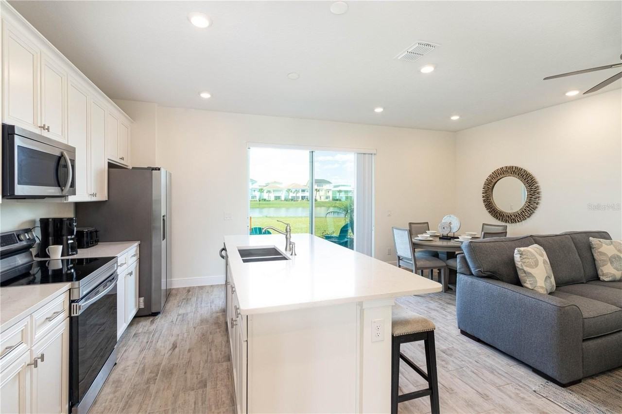 3029 Caribbean Soul Dr - Photo 5 of 50