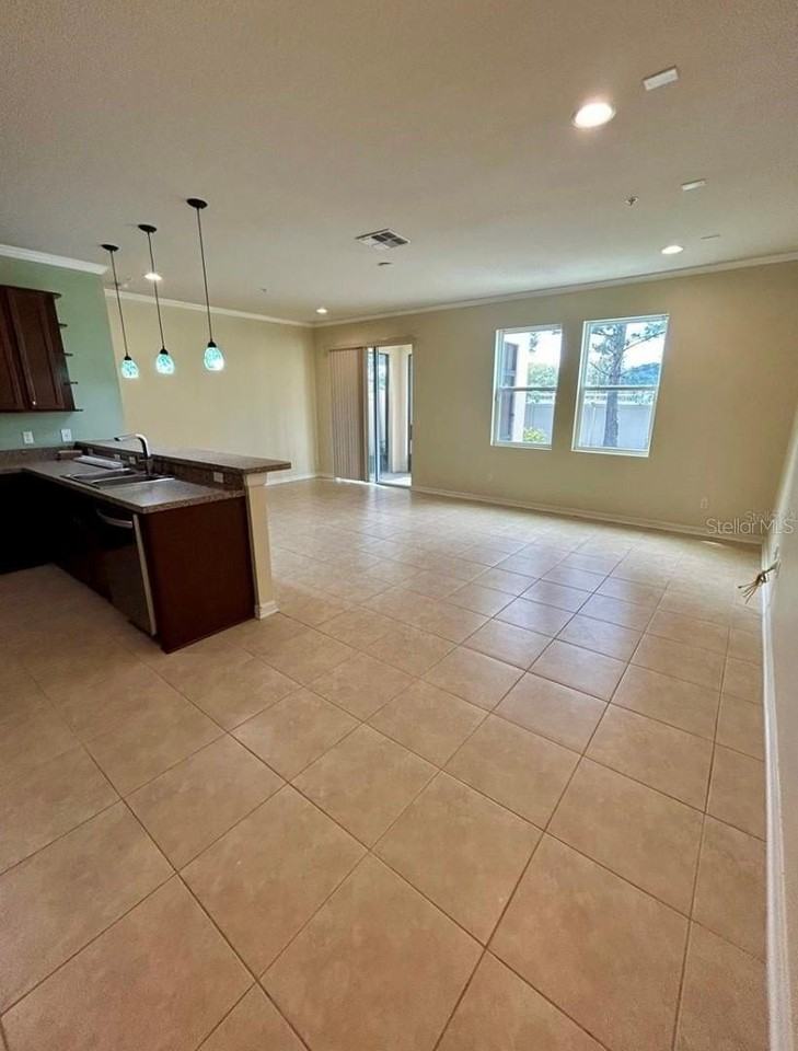 1262 Glenleigh Dr - Photo 7 of 15