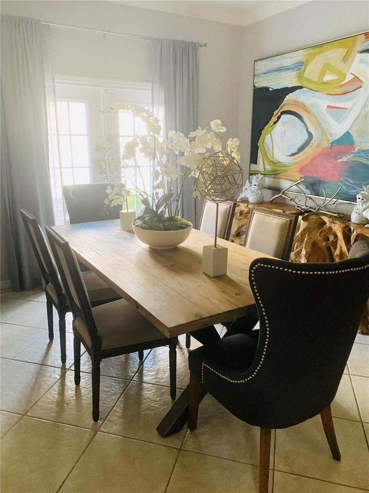 319 N Hampton Ave - Photo 4 of 16