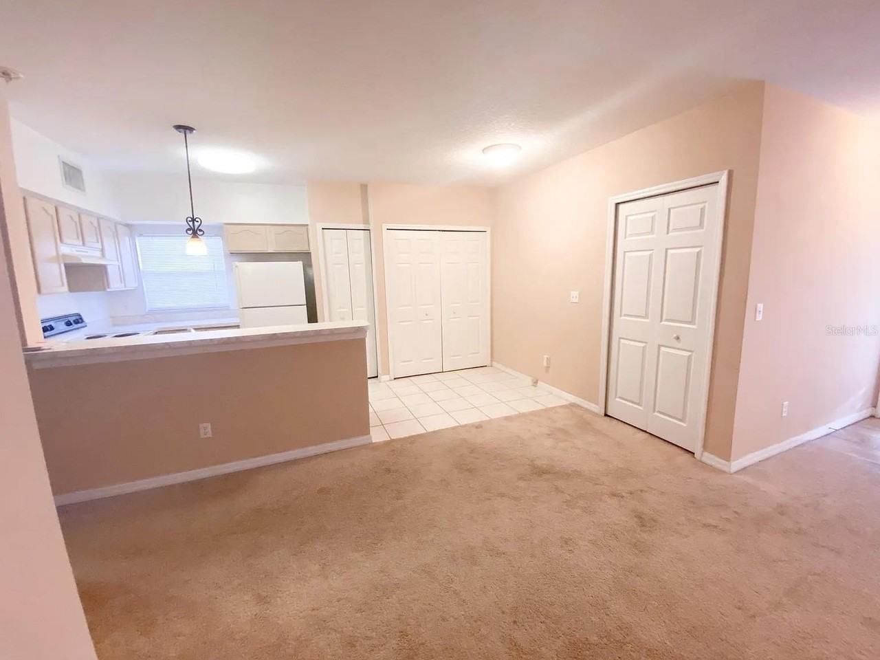 2805 E Washington St - Photo 3 of 16