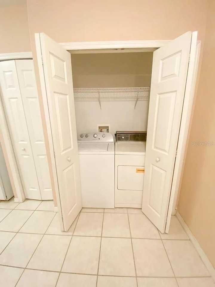 2805 E Washington St - Photo 4 of 16