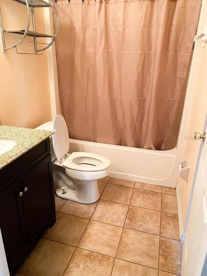 2805 E Washington St - Photo 7 of 16