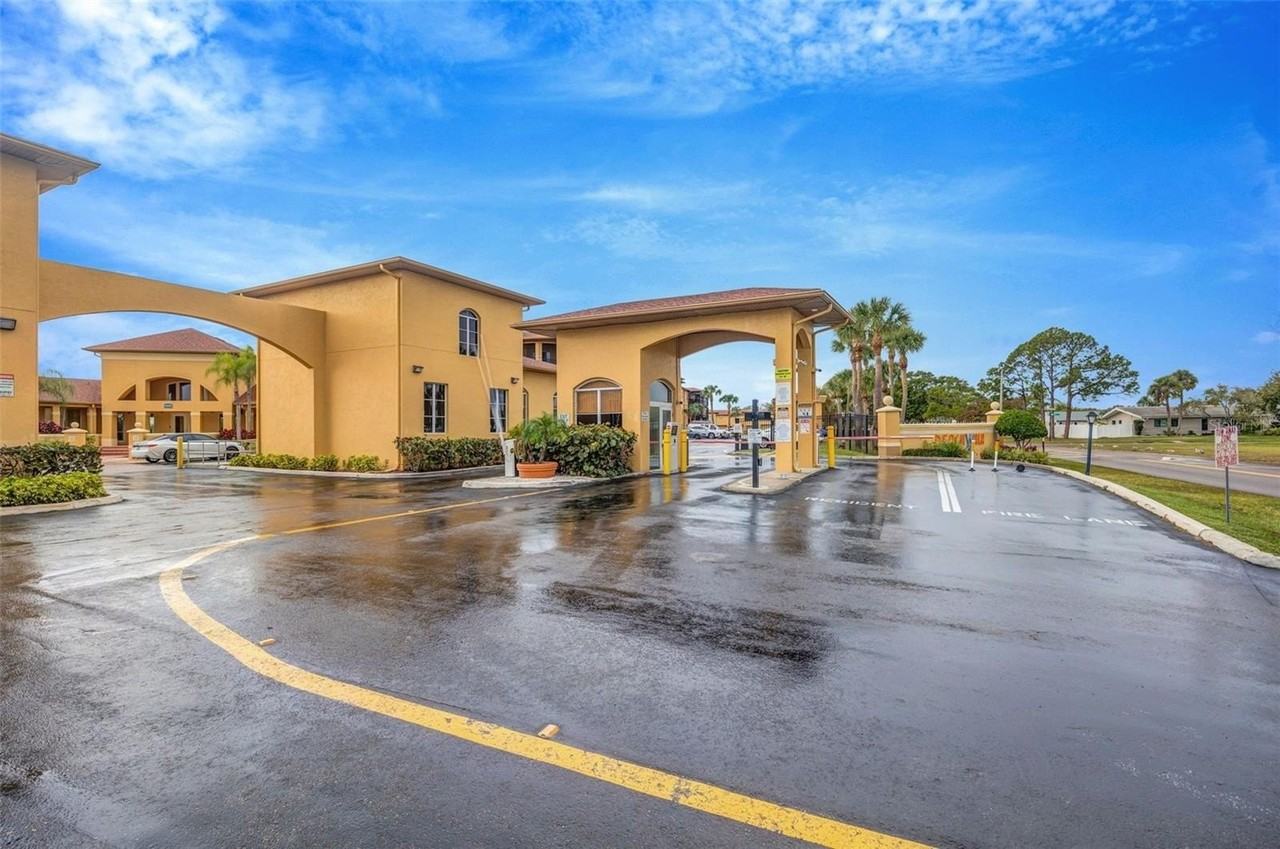 4309 Bayside Village Dr #101 - Photo 4 of 19