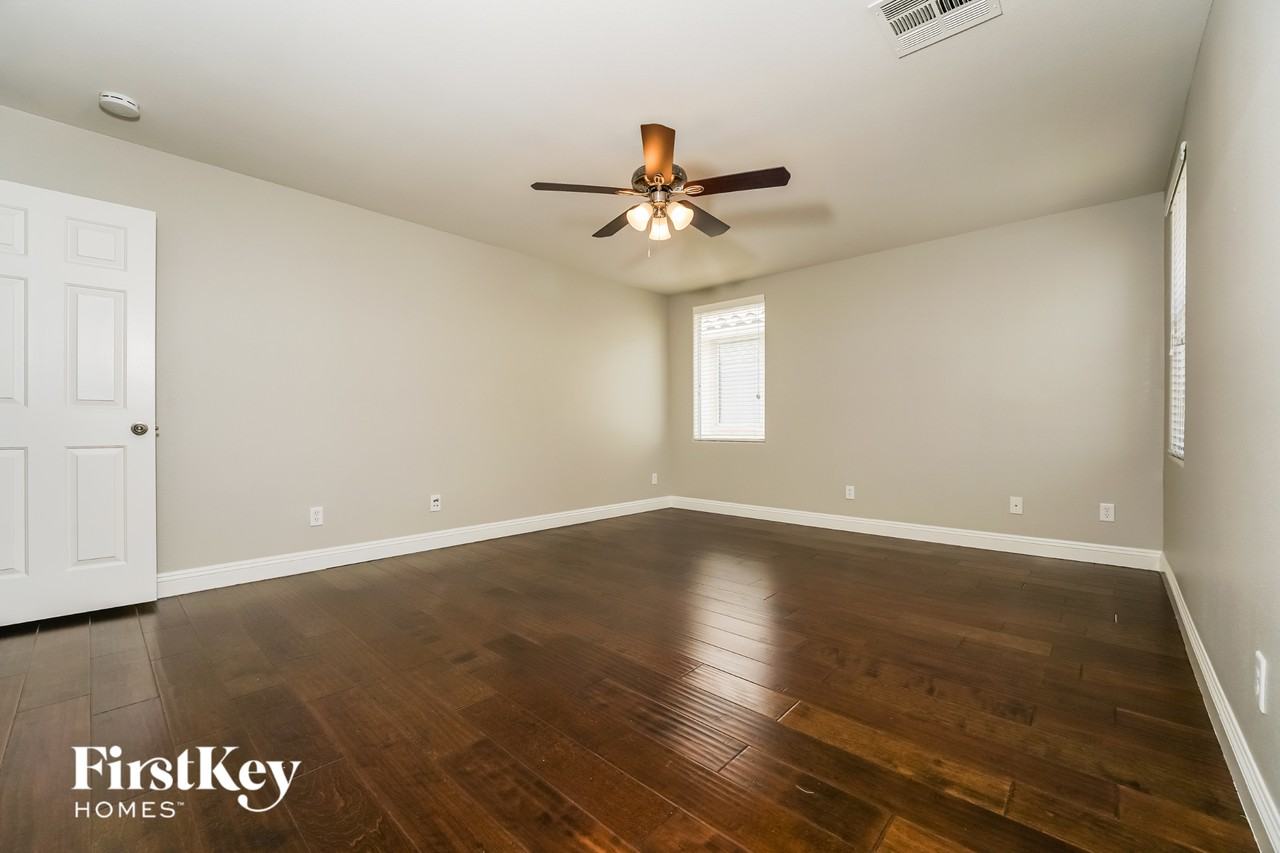 5520 Latrobe Bluff St - Photo 7 of 15