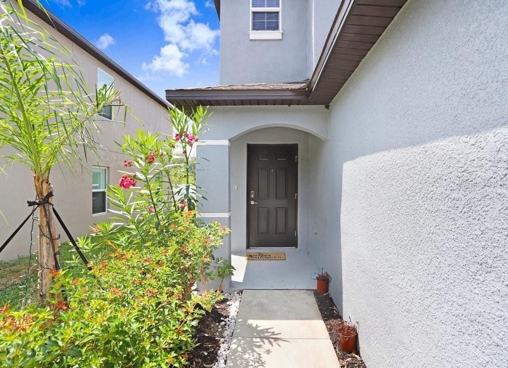 6384 Ten Acre Ct - Photo 3 of 31