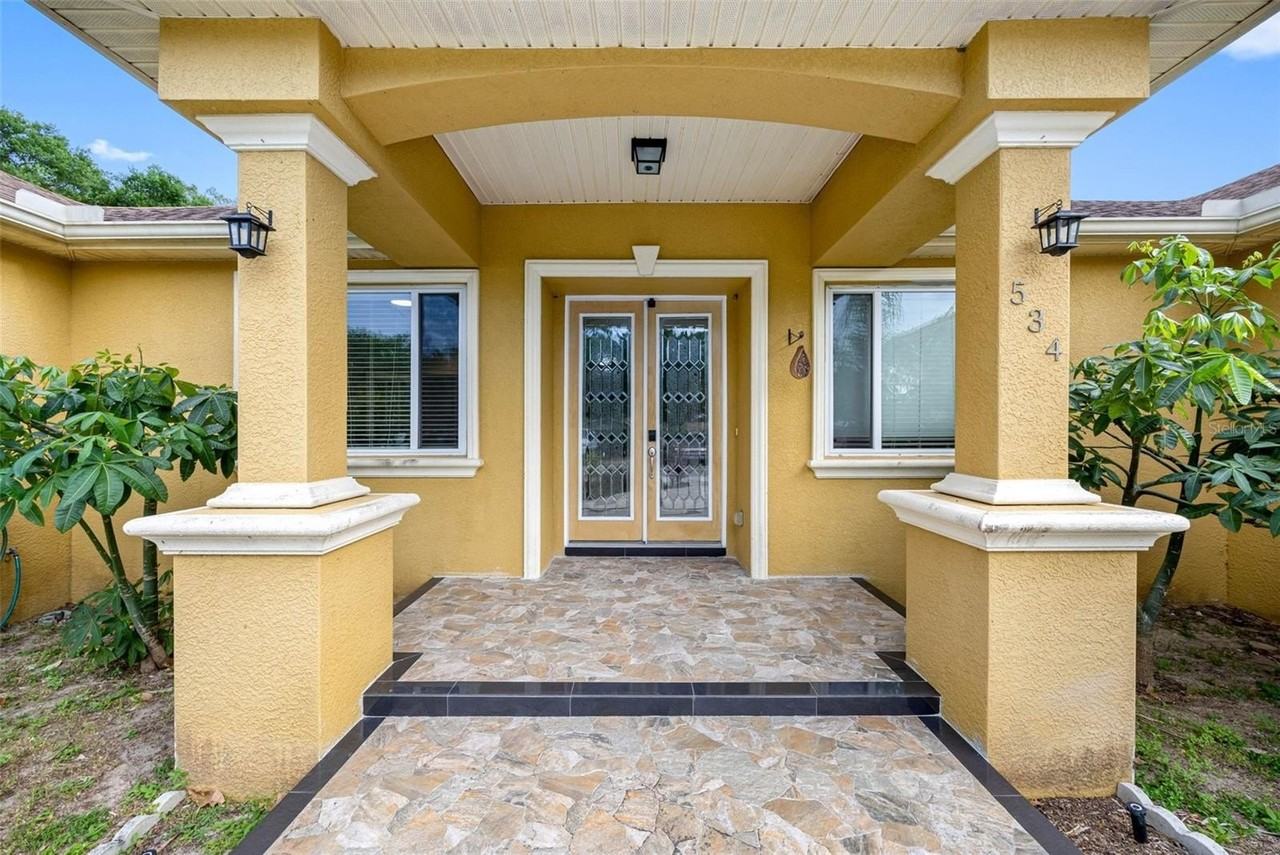 534 Berkley Ave - Photo 3 of 50