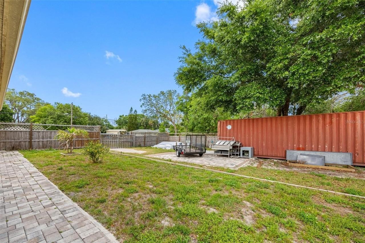 534 Berkley Ave - Photo 6 of 50