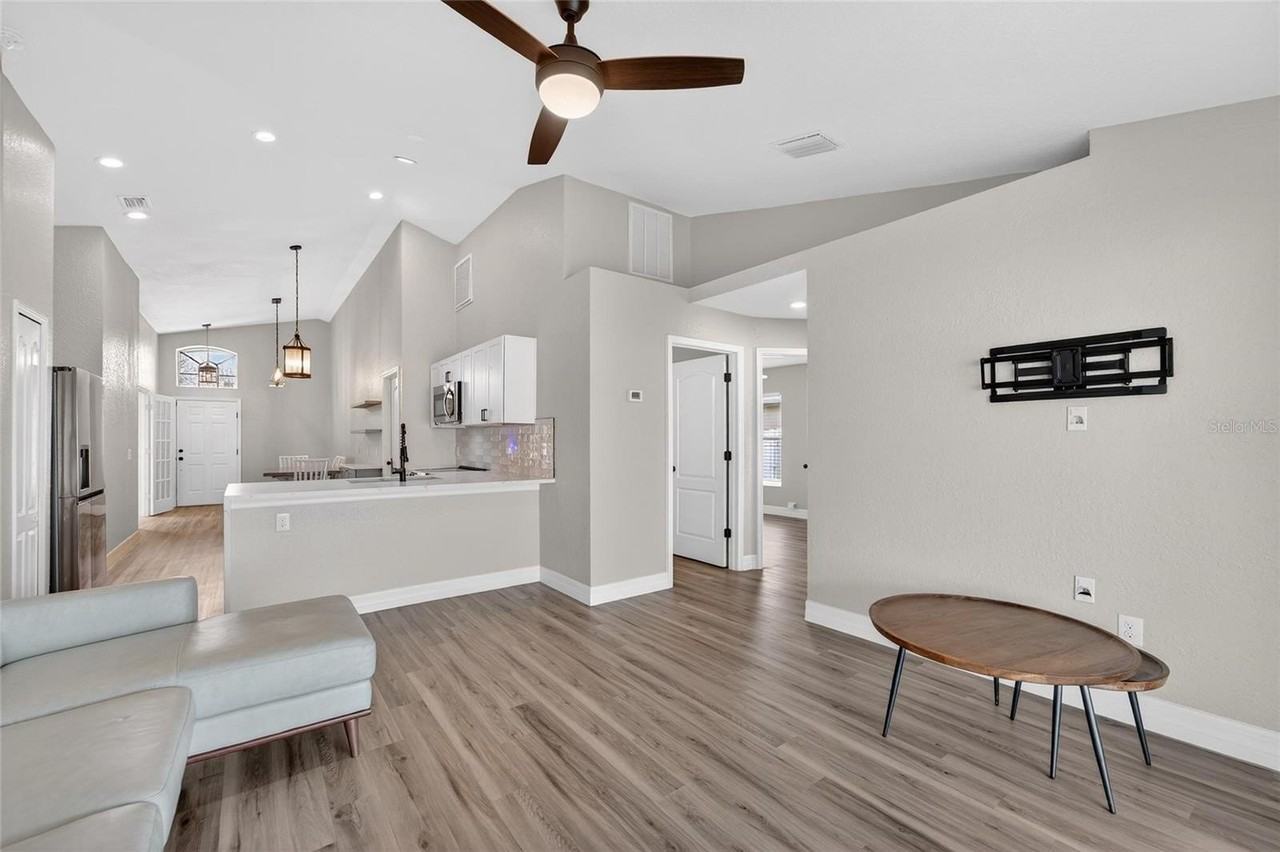 523 Napa Valley Cir - Photo 4 of 50