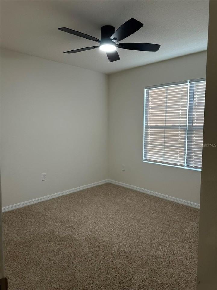 5692 Siltstone St - Photo 4 of 23