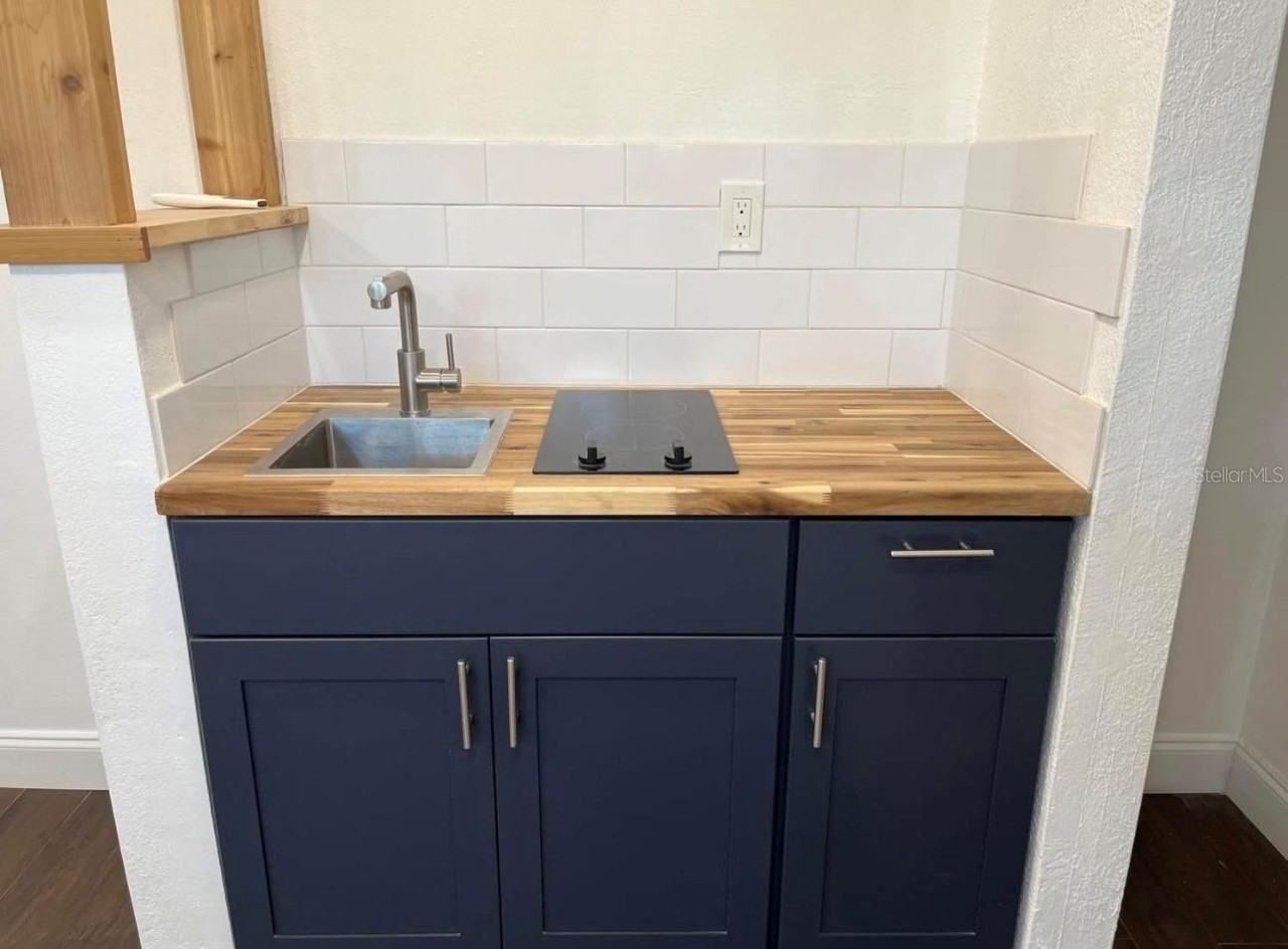 574 Bay Esplanade #5 - Photo 2 of 6