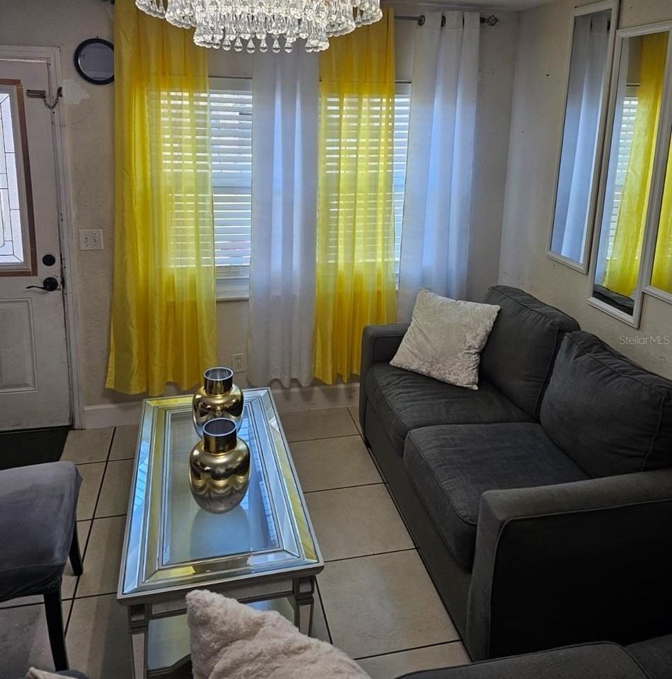 553 Robin Hill Cir - Photo 3 of 19