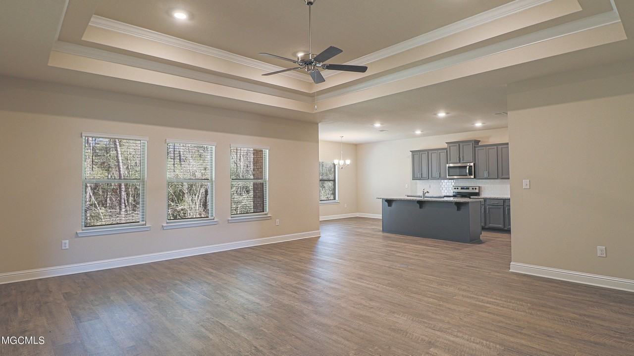 10749 Chapelwood Dr - Photo 5 of 30