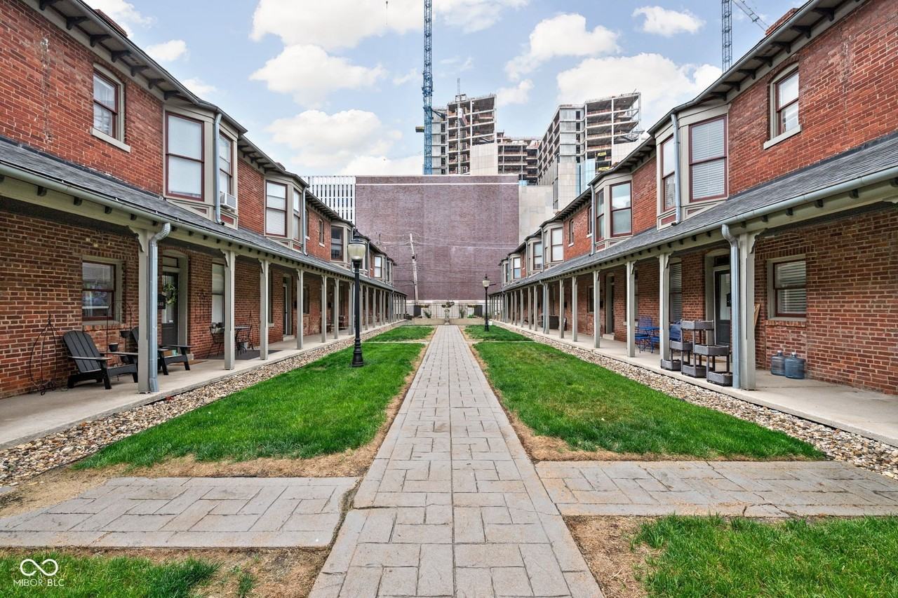 1446 N Illinois St - Photo 2 of 19