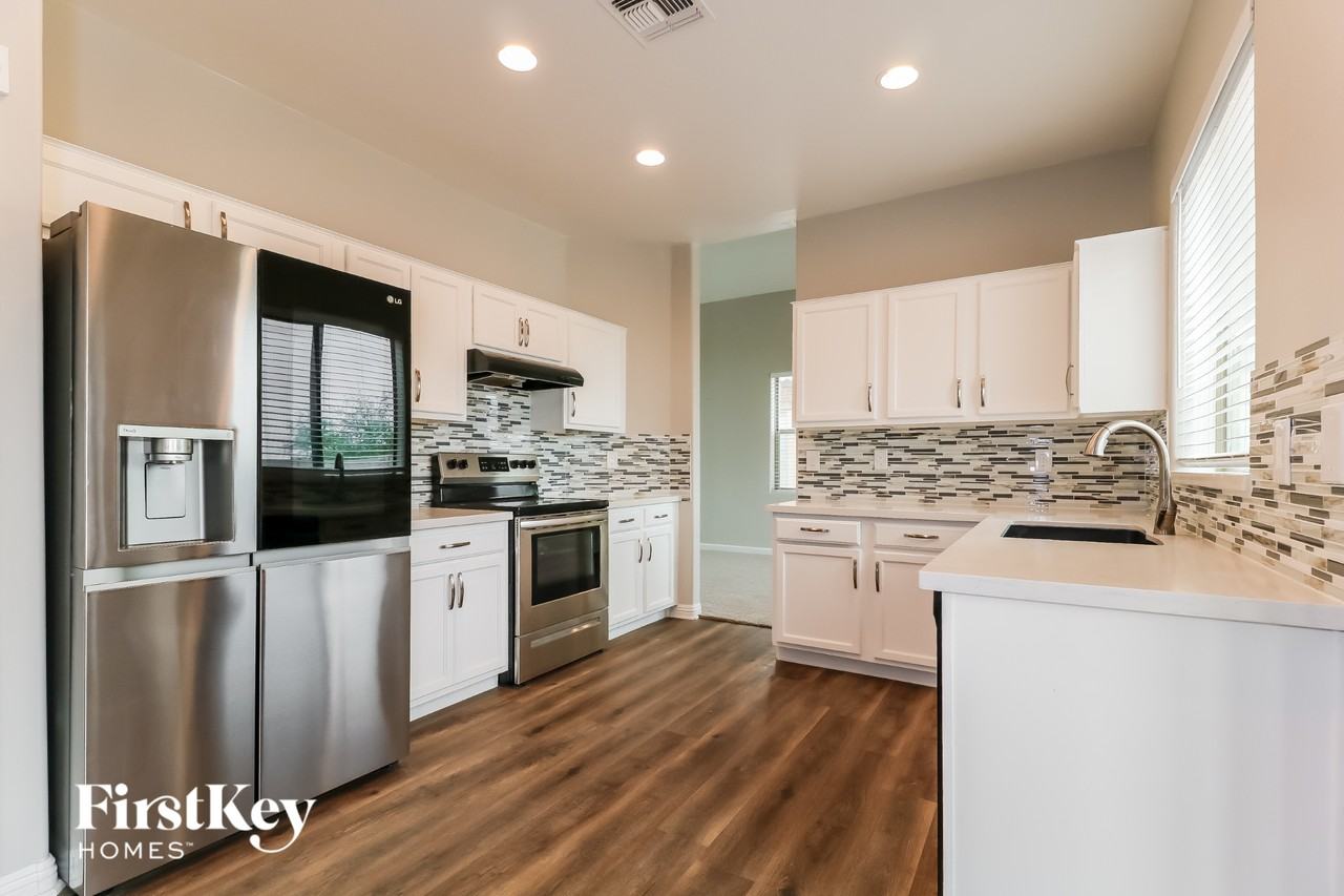 4302 S 249th Ave - Photo 6 of 15