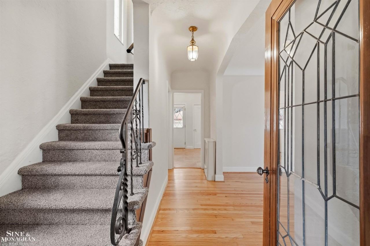 343 Mcmillan Rd - Photo 2 of 35