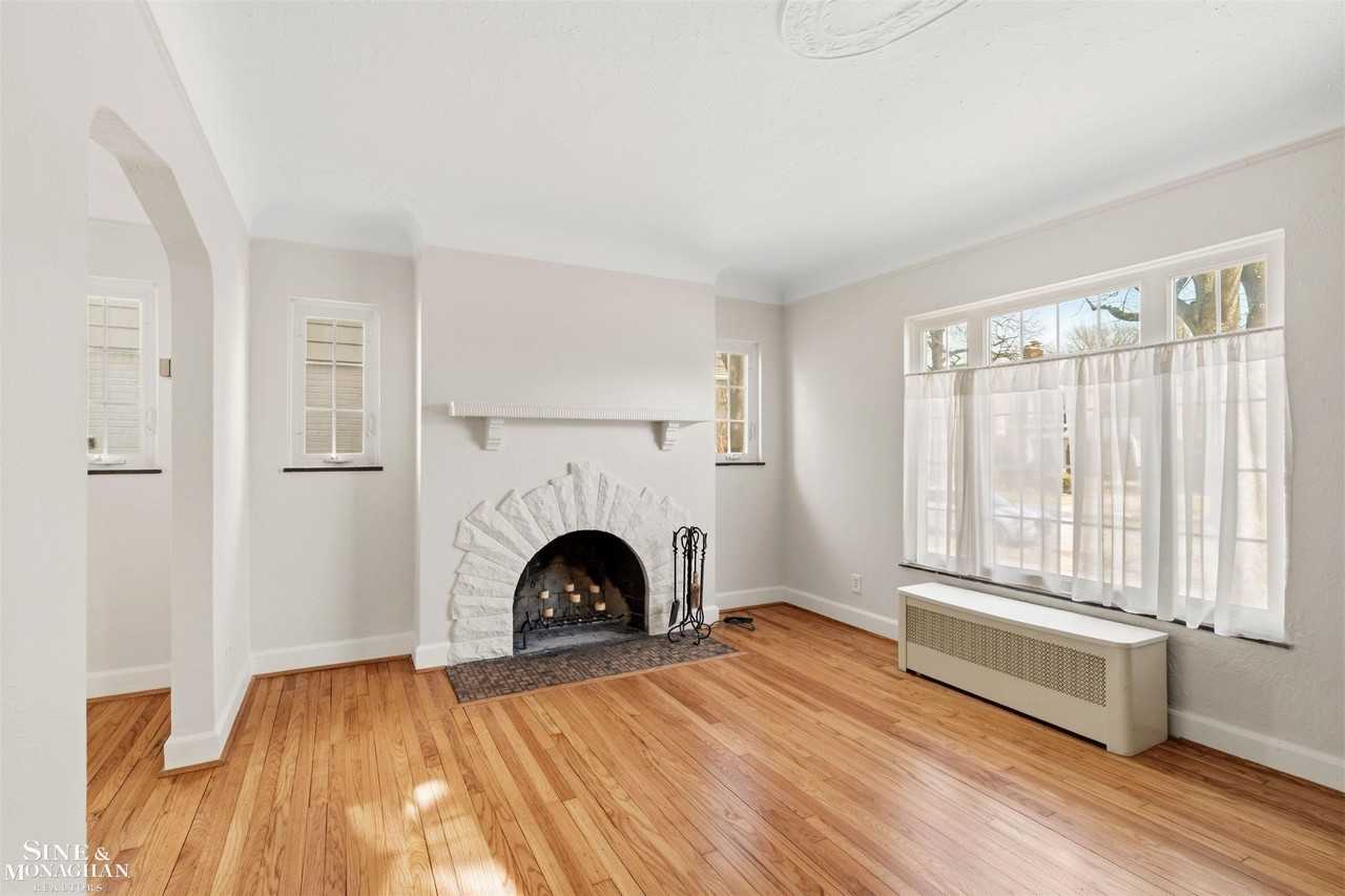 343 Mcmillan Rd - Photo 4 of 35