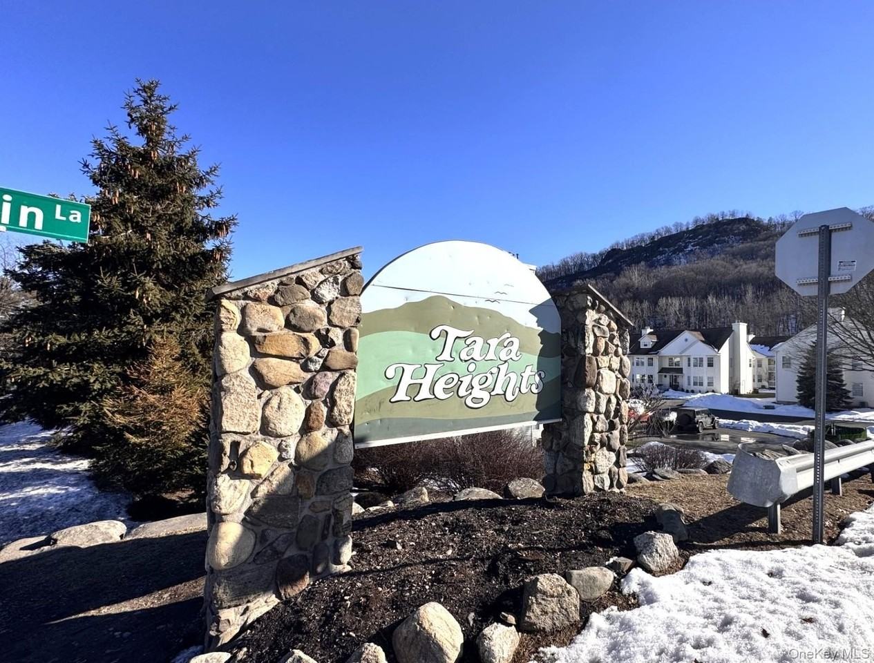 199 Ramapo Rd Apt D #D - Photo 2 of 28