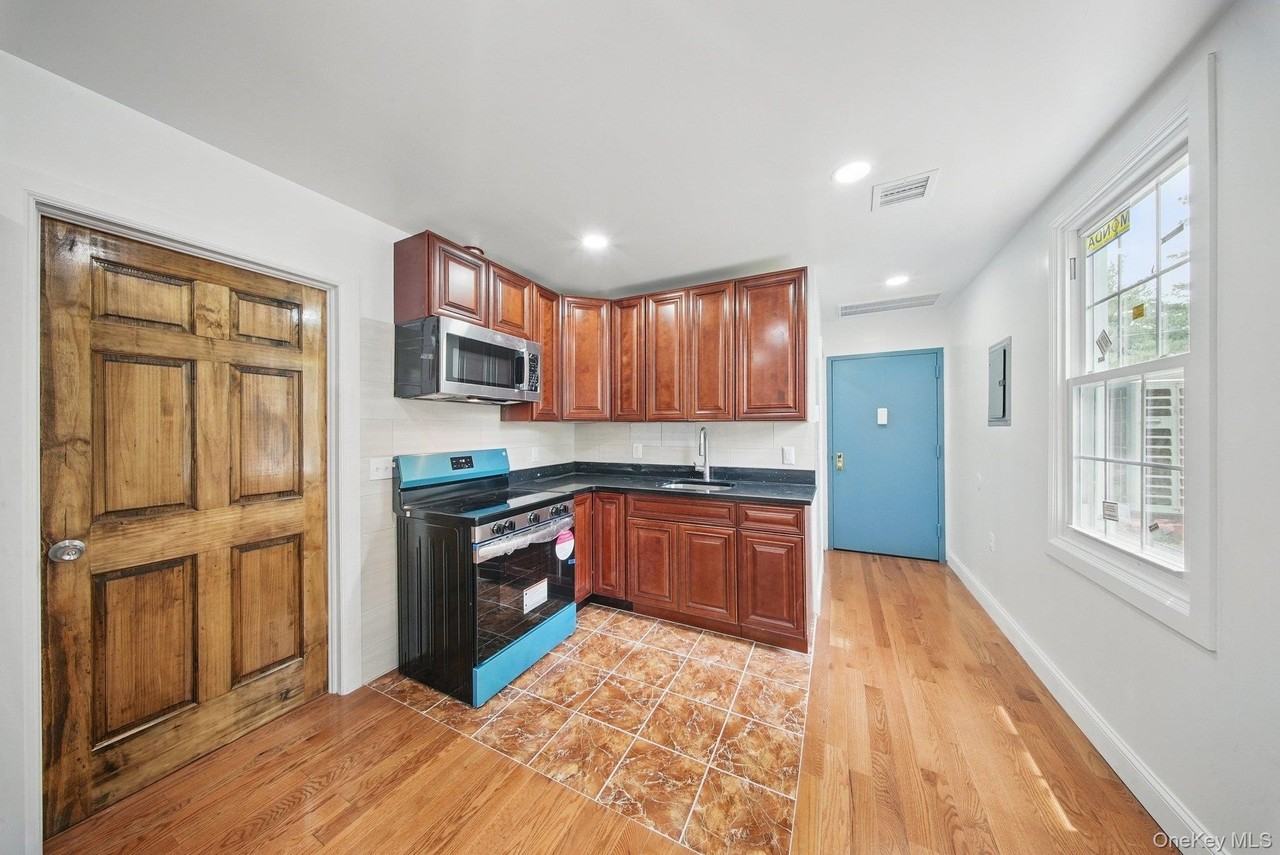 14 Yankee Pl Apt 6 - Photo 3 of 9